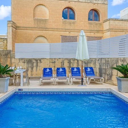 Girardu Holiday Home Виктория Экстерьер фото