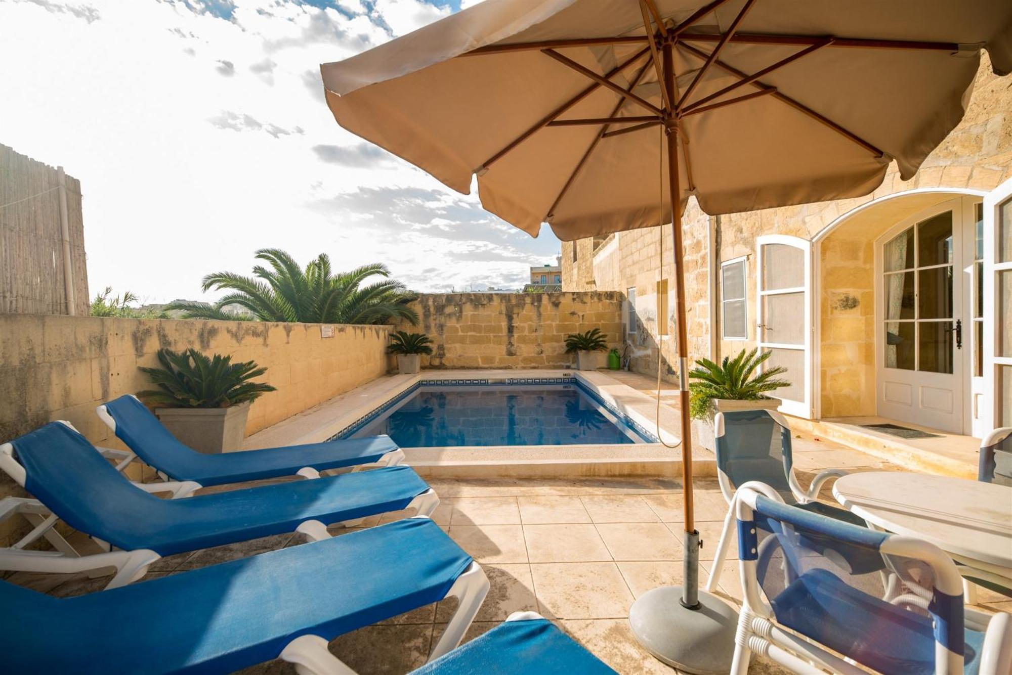 Girardu Holiday Home Виктория Экстерьер фото