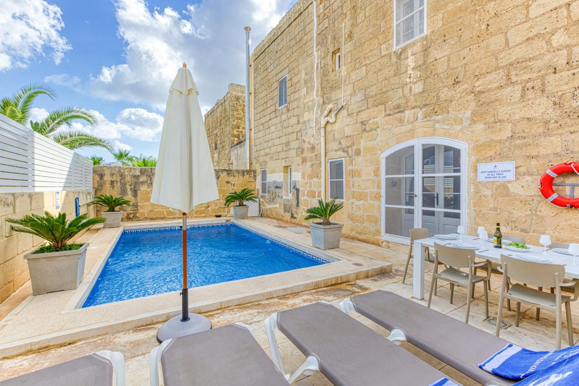 Girardu Holiday Home Виктория Экстерьер фото
