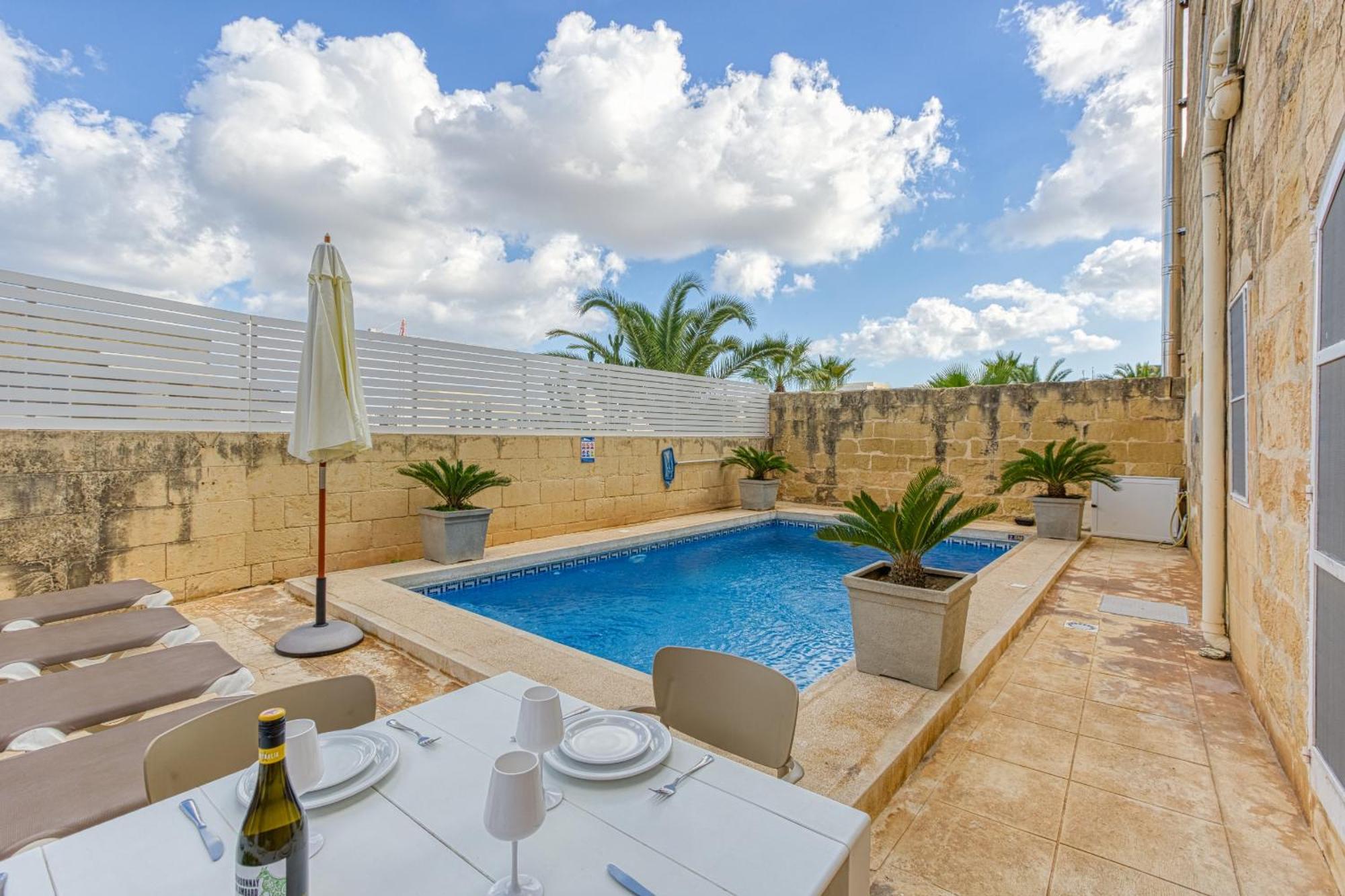 Girardu Holiday Home Виктория Экстерьер фото