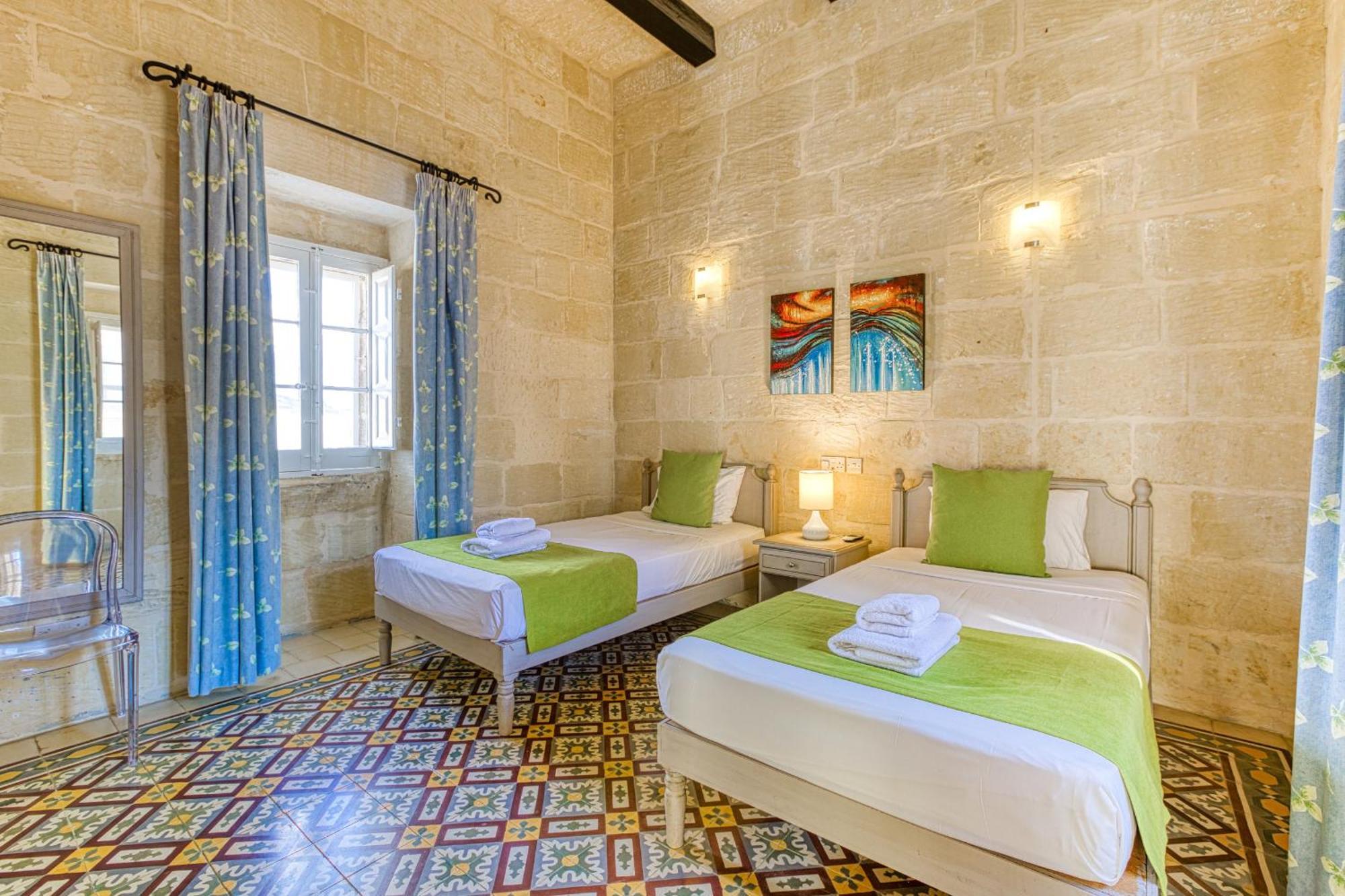 Girardu Holiday Home Виктория Экстерьер фото