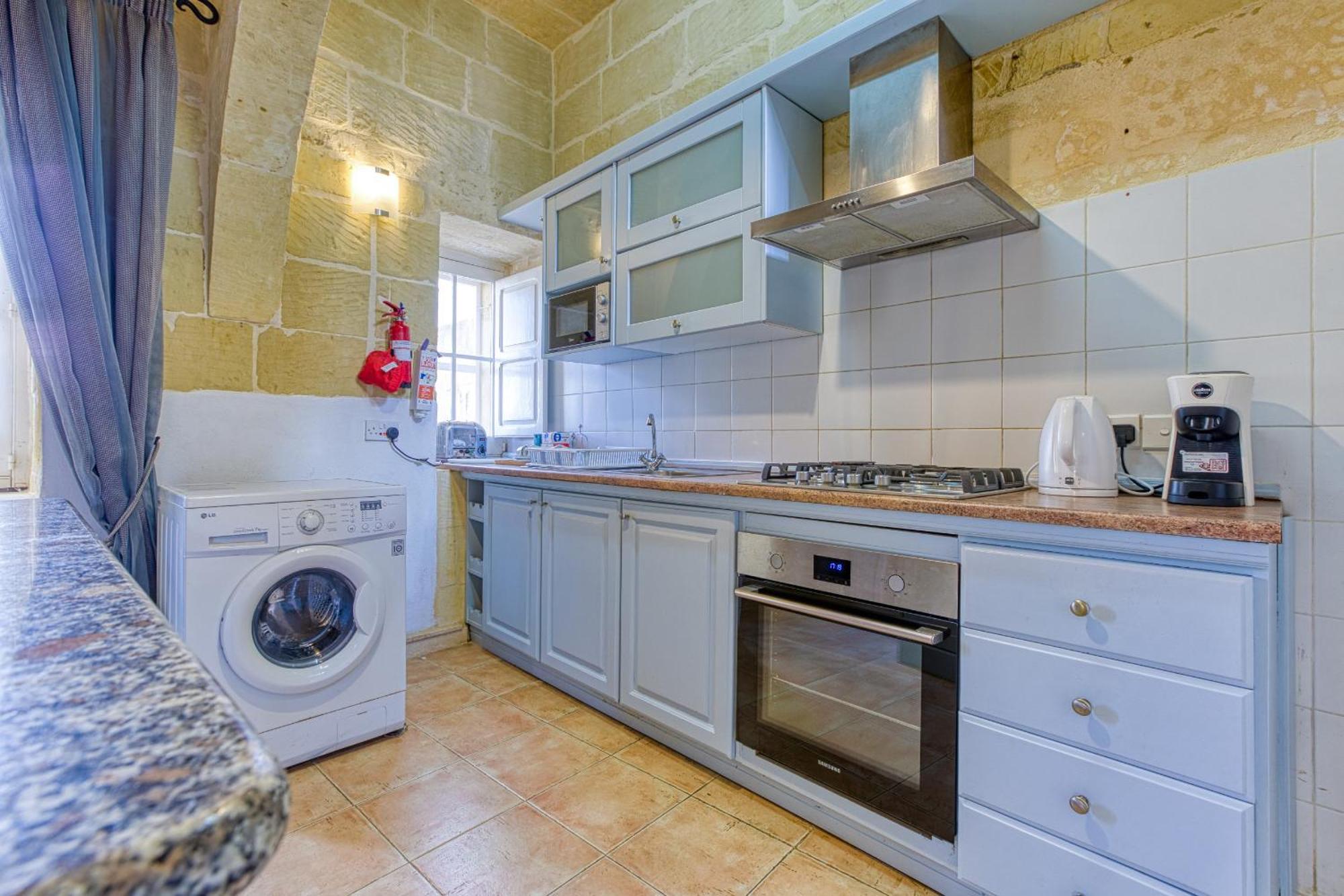 Girardu Holiday Home Виктория Экстерьер фото