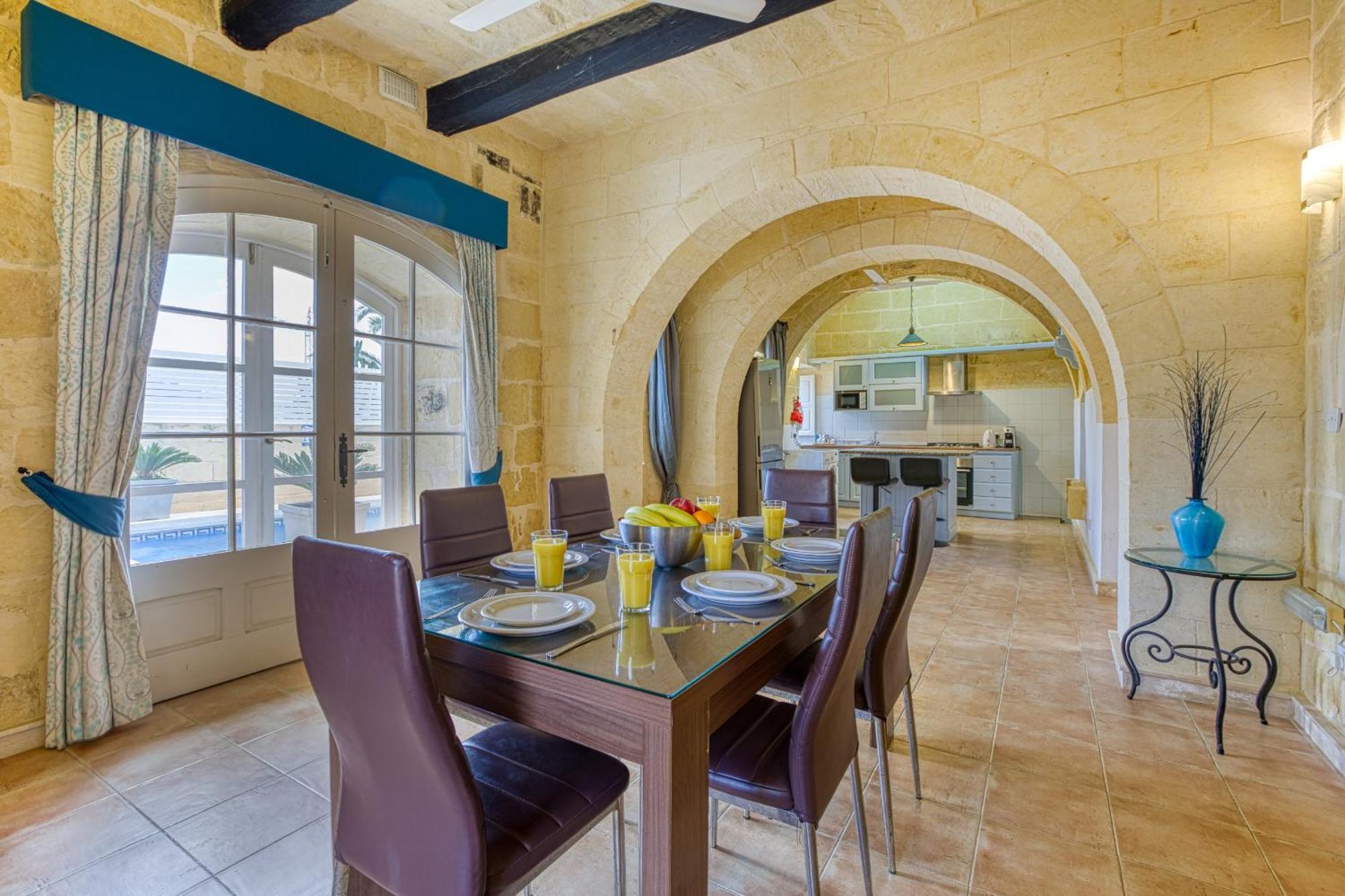 Girardu Holiday Home Виктория Экстерьер фото
