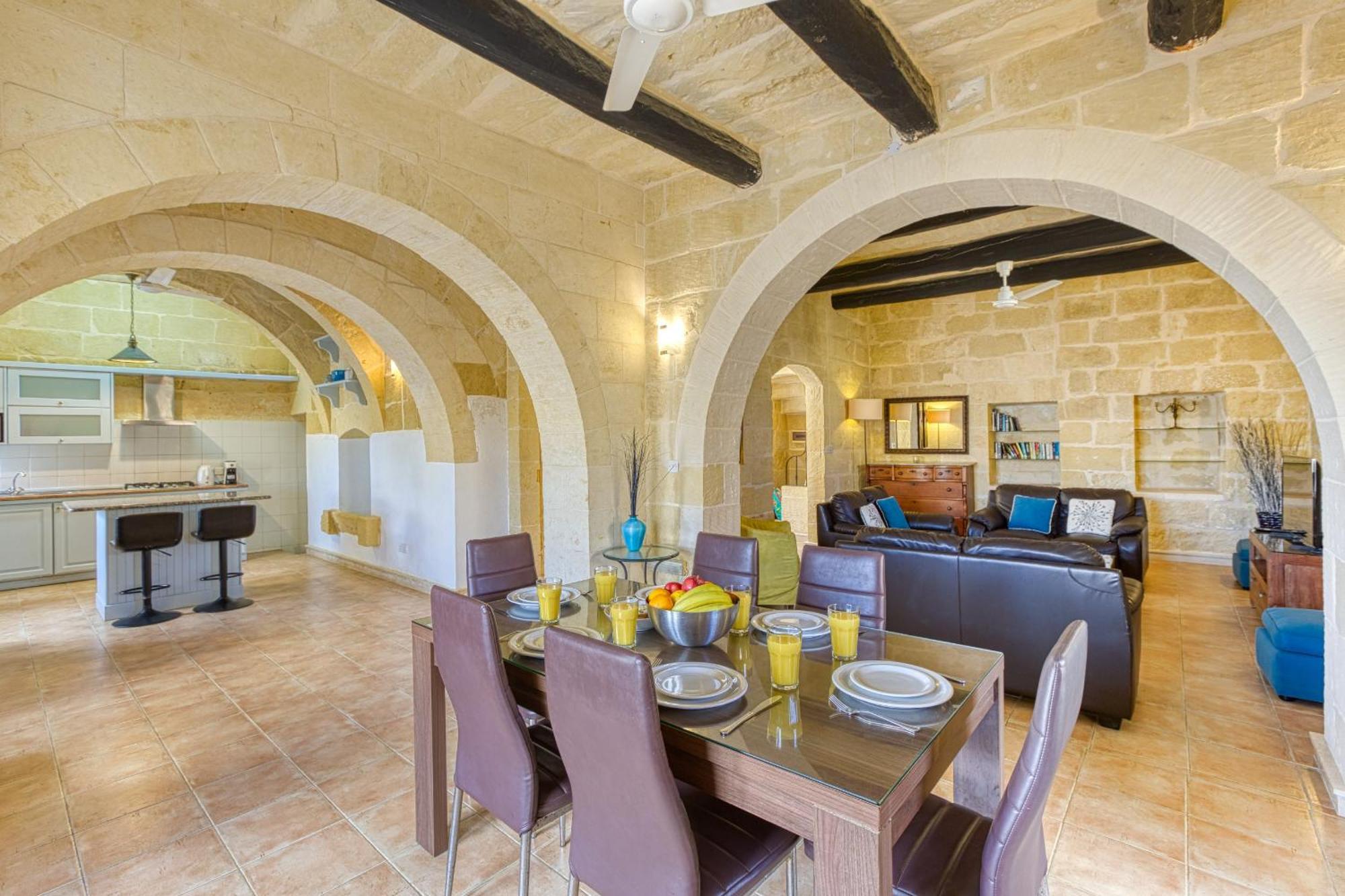 Girardu Holiday Home Виктория Экстерьер фото
