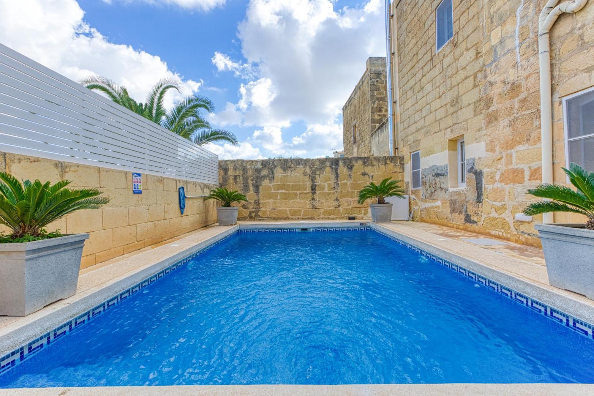 Girardu Holiday Home Виктория Экстерьер фото