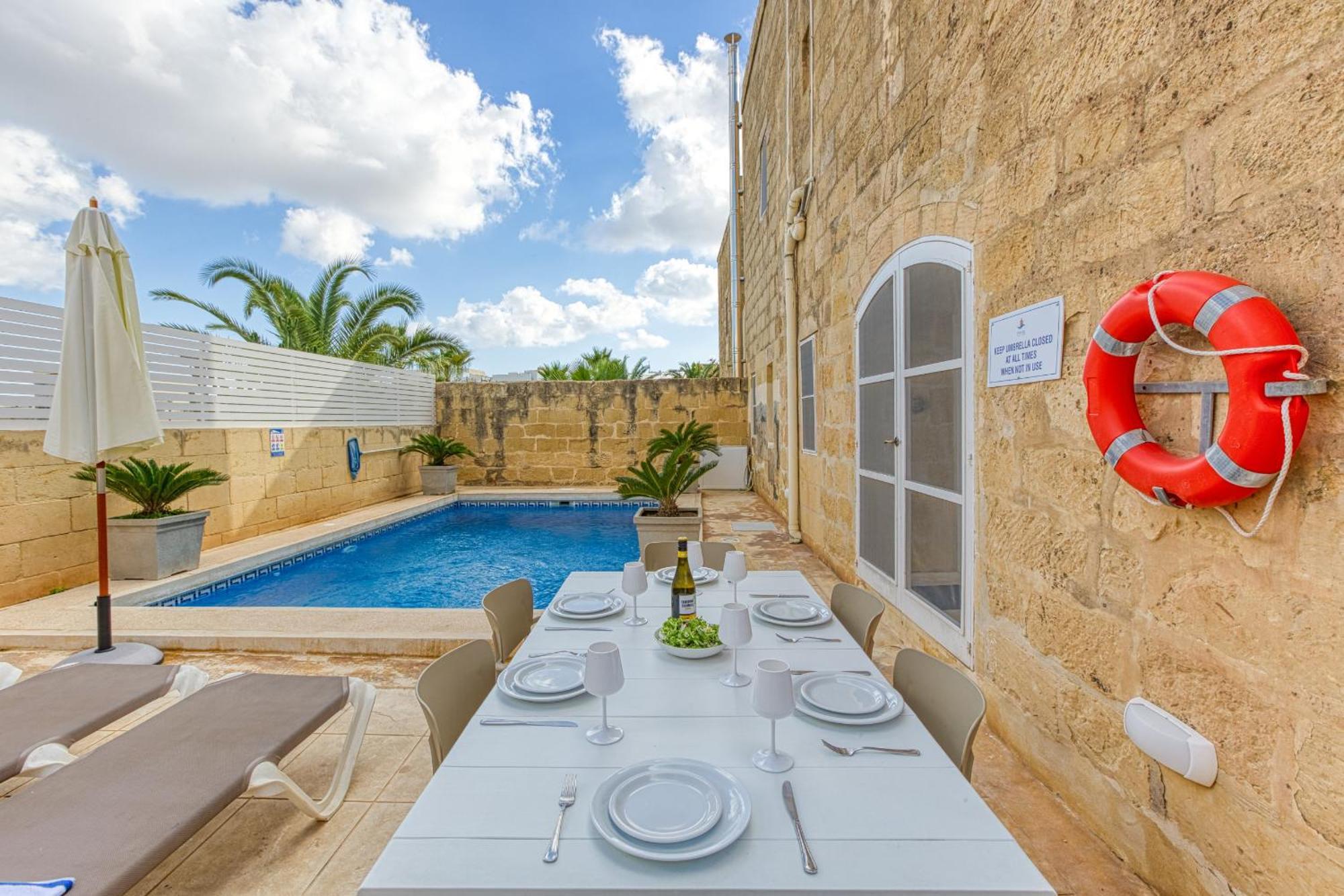 Girardu Holiday Home Виктория Экстерьер фото